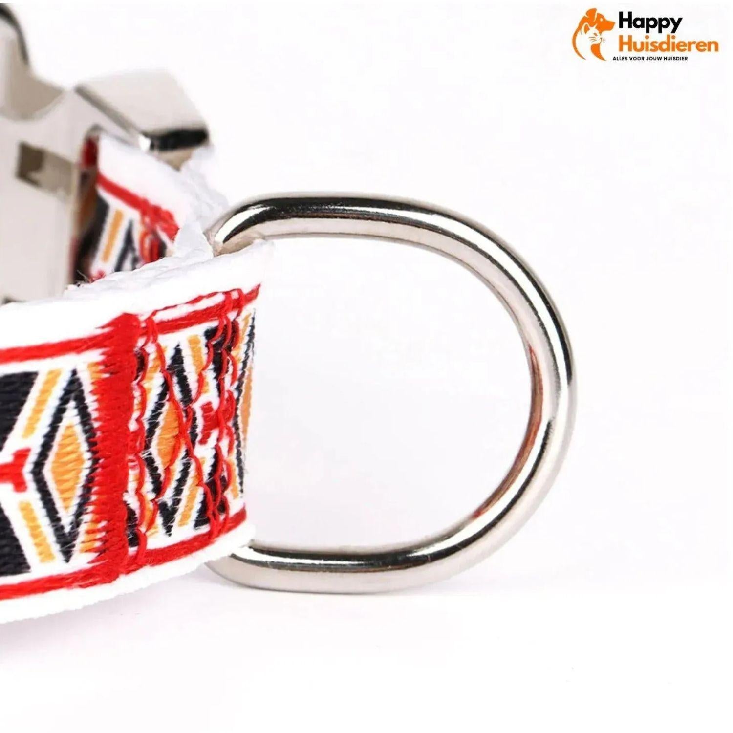 Gepersonaliseerde nylon halsband met snelsluiting. Duurzaam verstelbaar ontwerp voor veiligheid en comfort