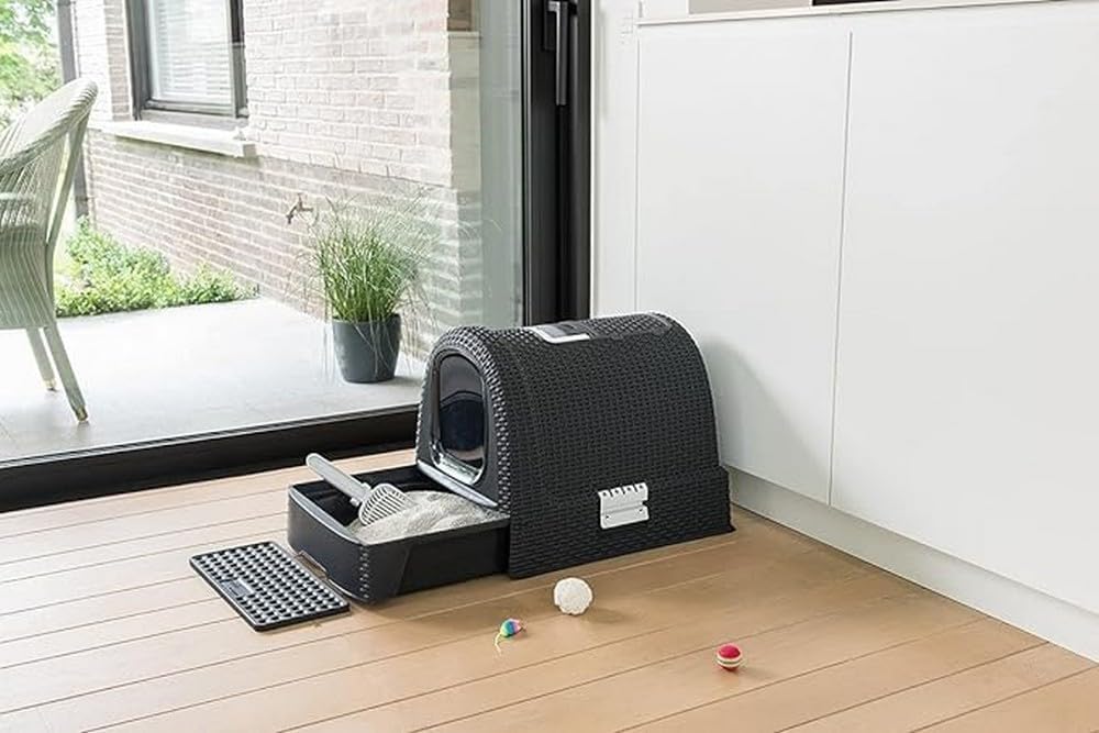 Gesloten kattenbak met afneembaar compartiment en inclusieve schep en vloermat