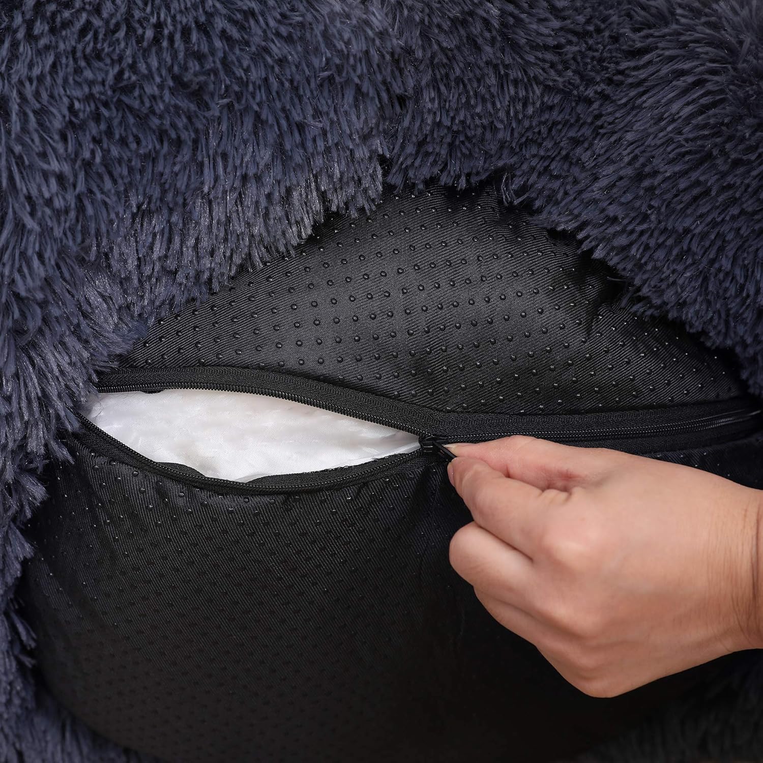 Zacht en wasbaar donutkussen voor honden en katten, met uitneembare vulling en langharige pluche