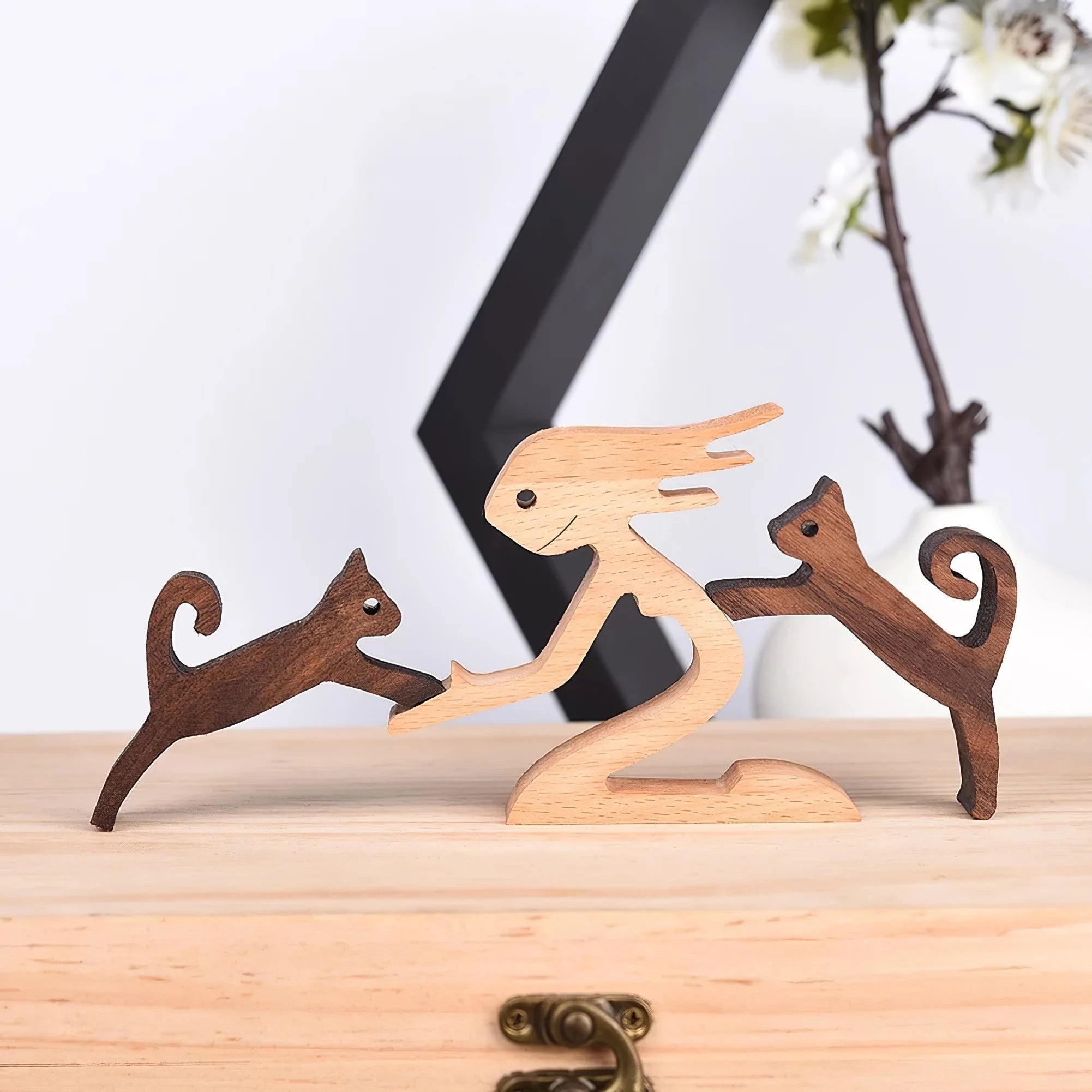 Houten beeldje CarveBuddy | Handgesneden dierenbeeld decoratie