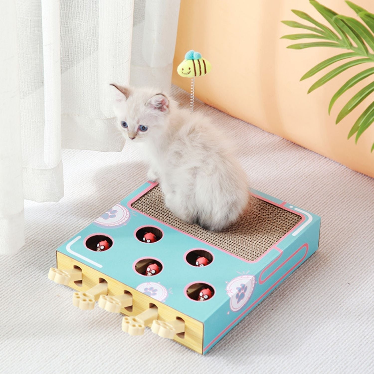 Interactief speelgoed met krabplank functie voor katten