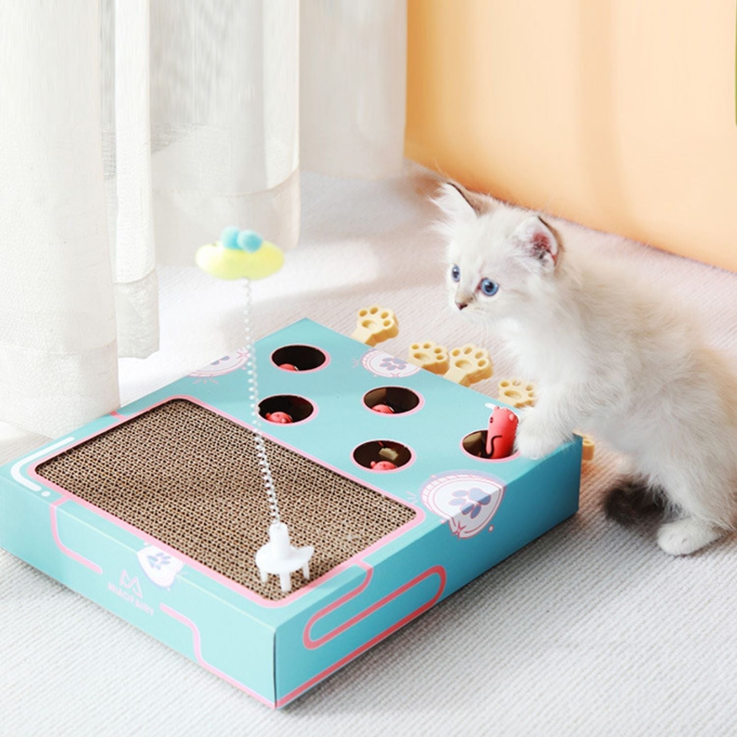 Interactief speelgoed met krabplank functie voor katten