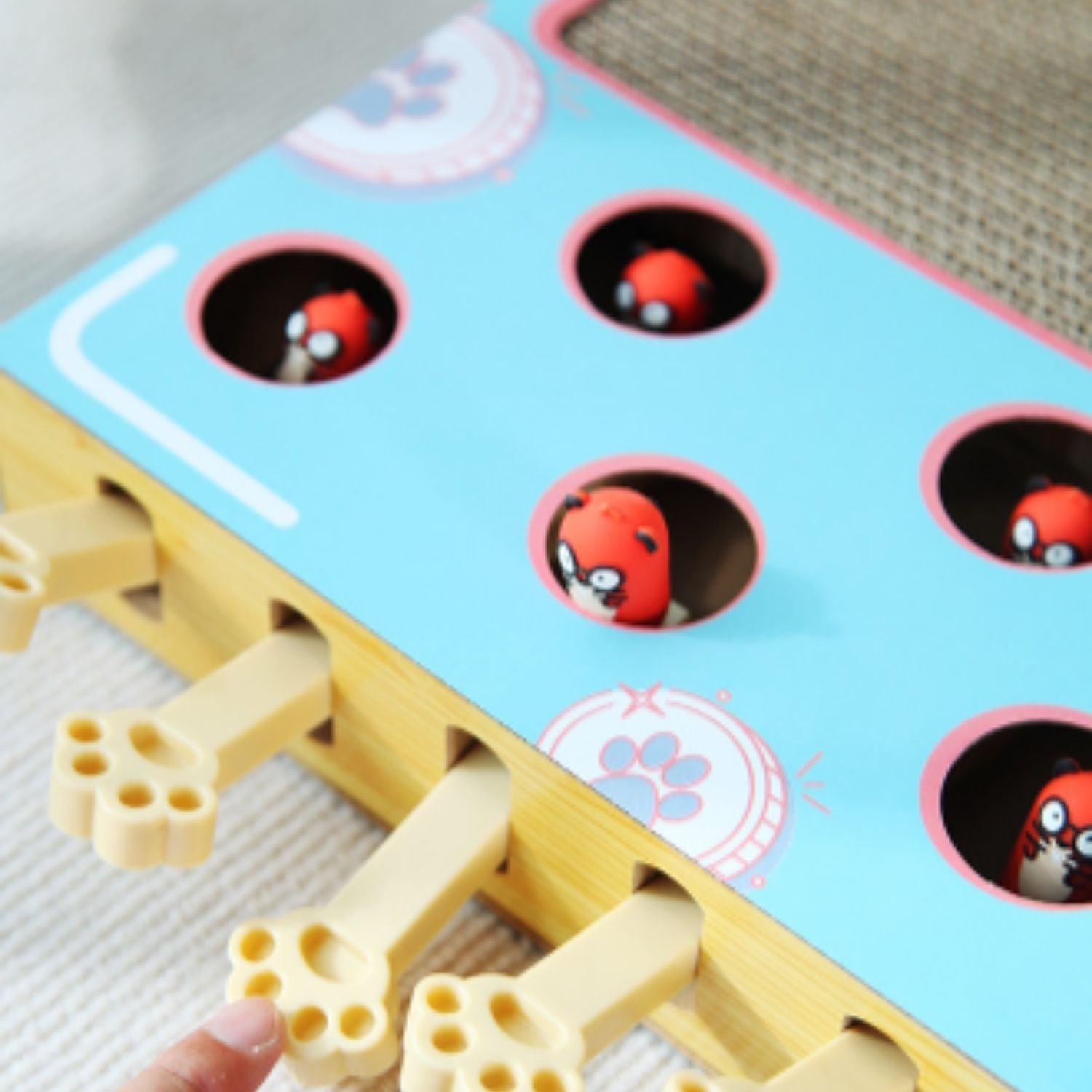 Interactief speelgoed met krabplank functie voor katten