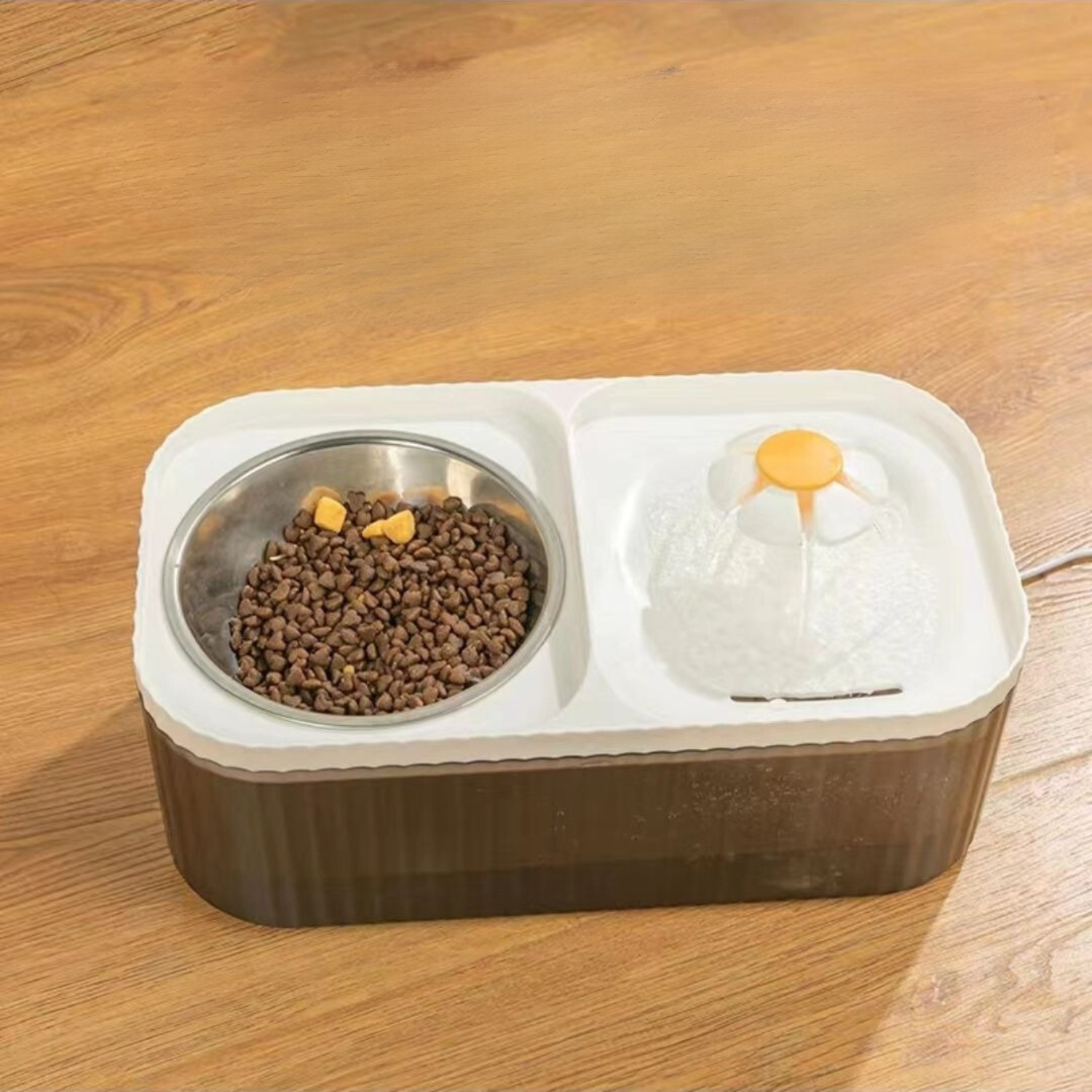 Drinkbak en voerbak met stromend water voor katten en kleine honden