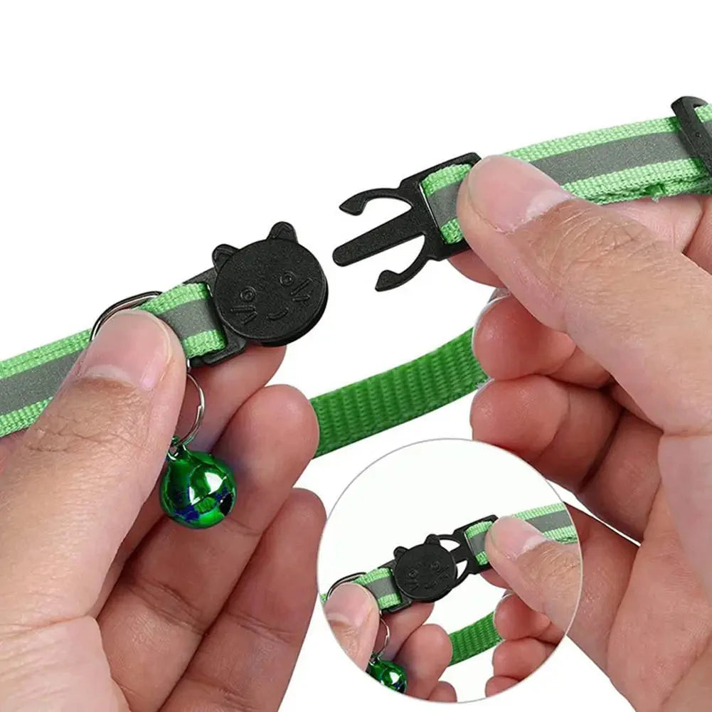 Reflecterende kattenhalsband met AirTag houder en bel voor extra veiligheid