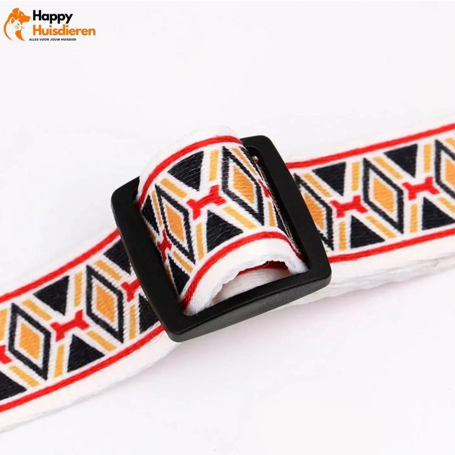 Gepersonaliseerde nylon halsband met snelsluiting. Duurzaam verstelbaar ontwerp voor veiligheid en comfort