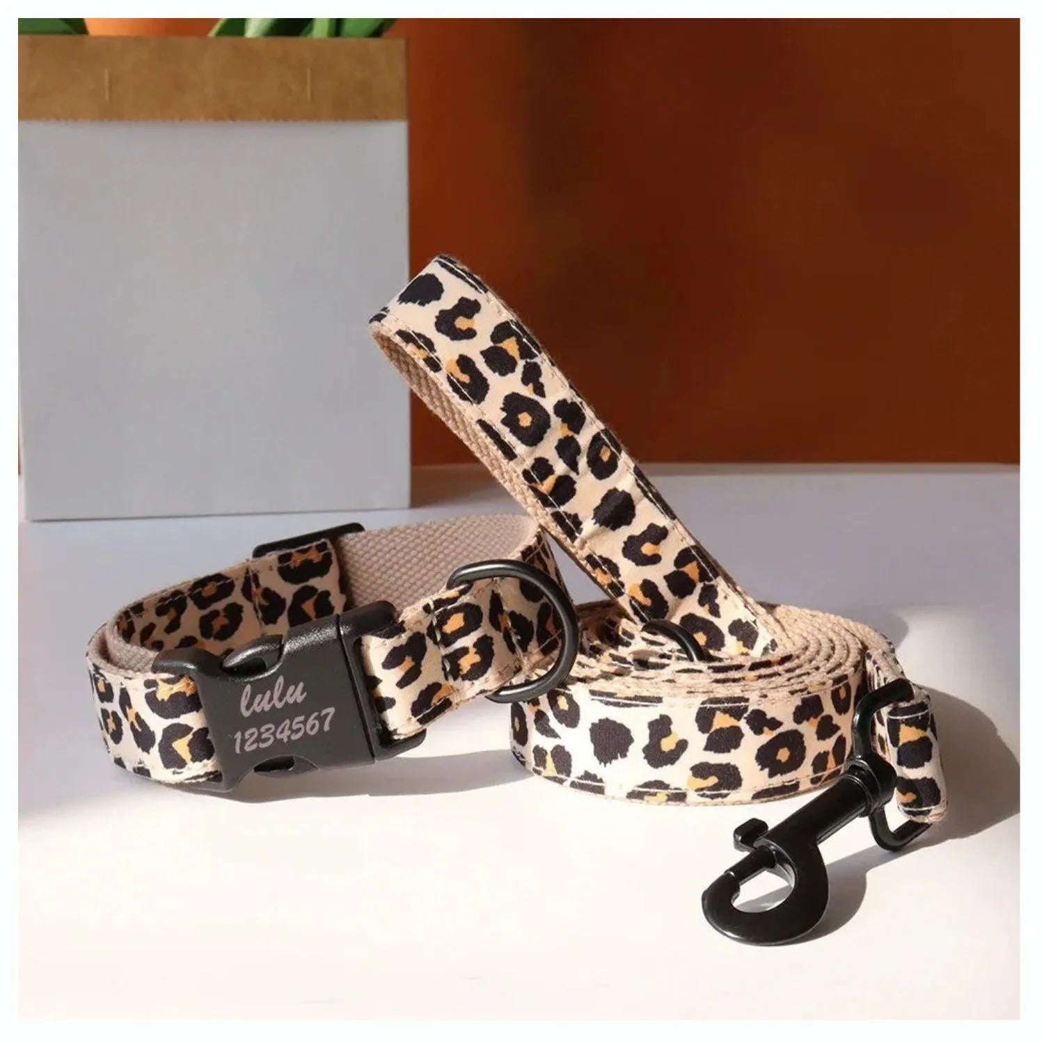 Gepersonaliseerde dierenhalsband met snelsluiting 100% katoen Duurzaam ontwerp met dierenprint