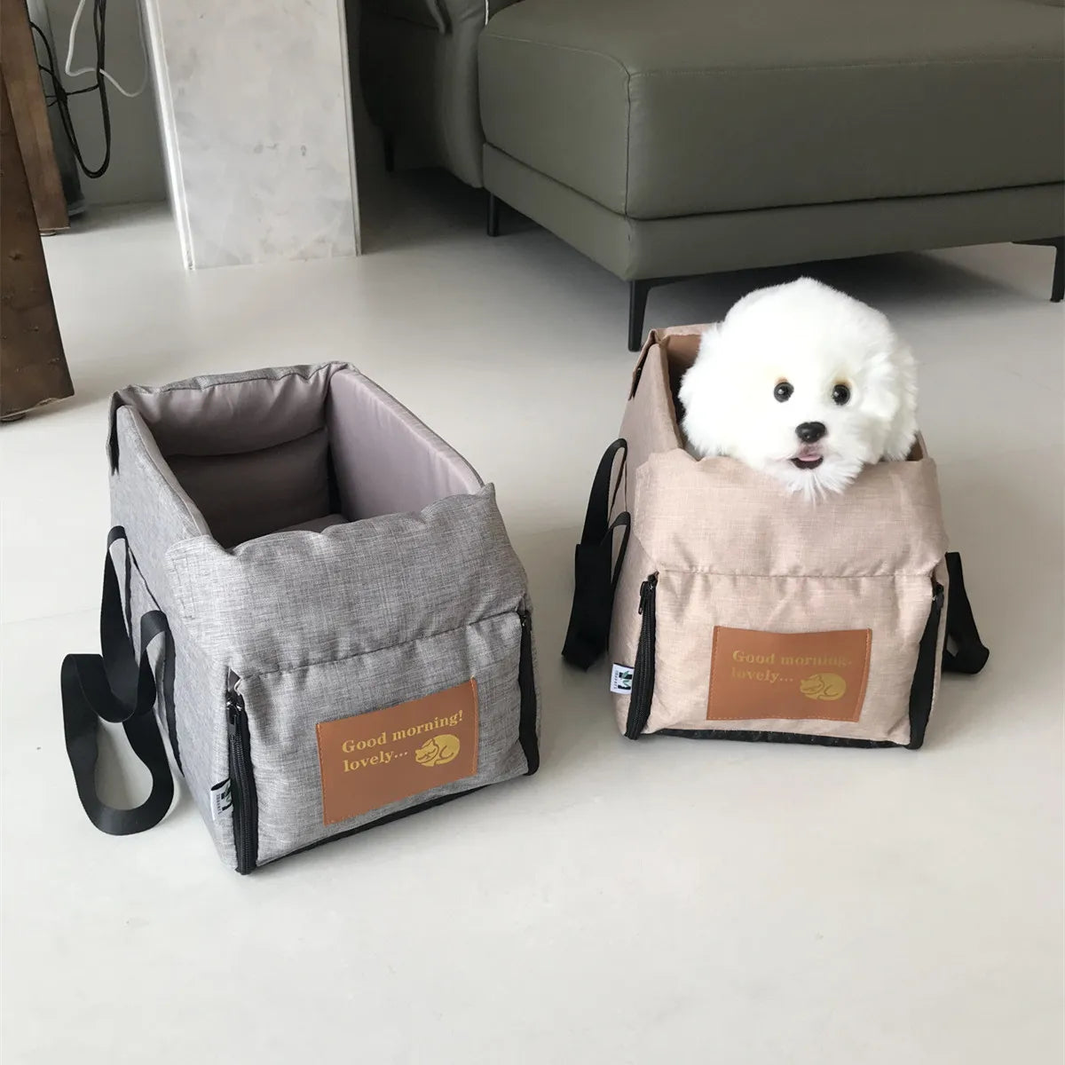 Verhoogde huisdierstoel voor kleine honden, ideaal voor veilige autoreizen