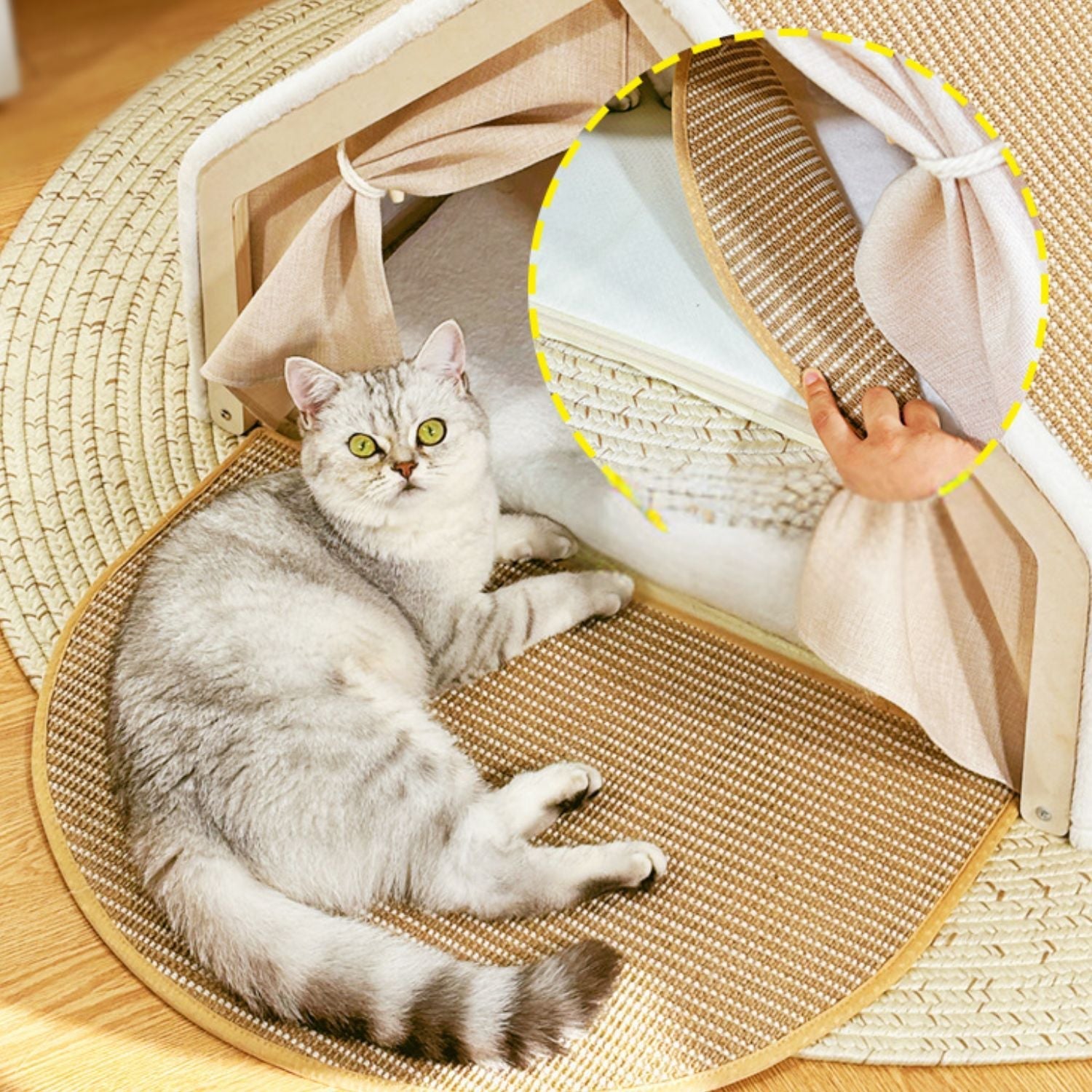 Gezellig kattenhuis met sisal dak voor krabben