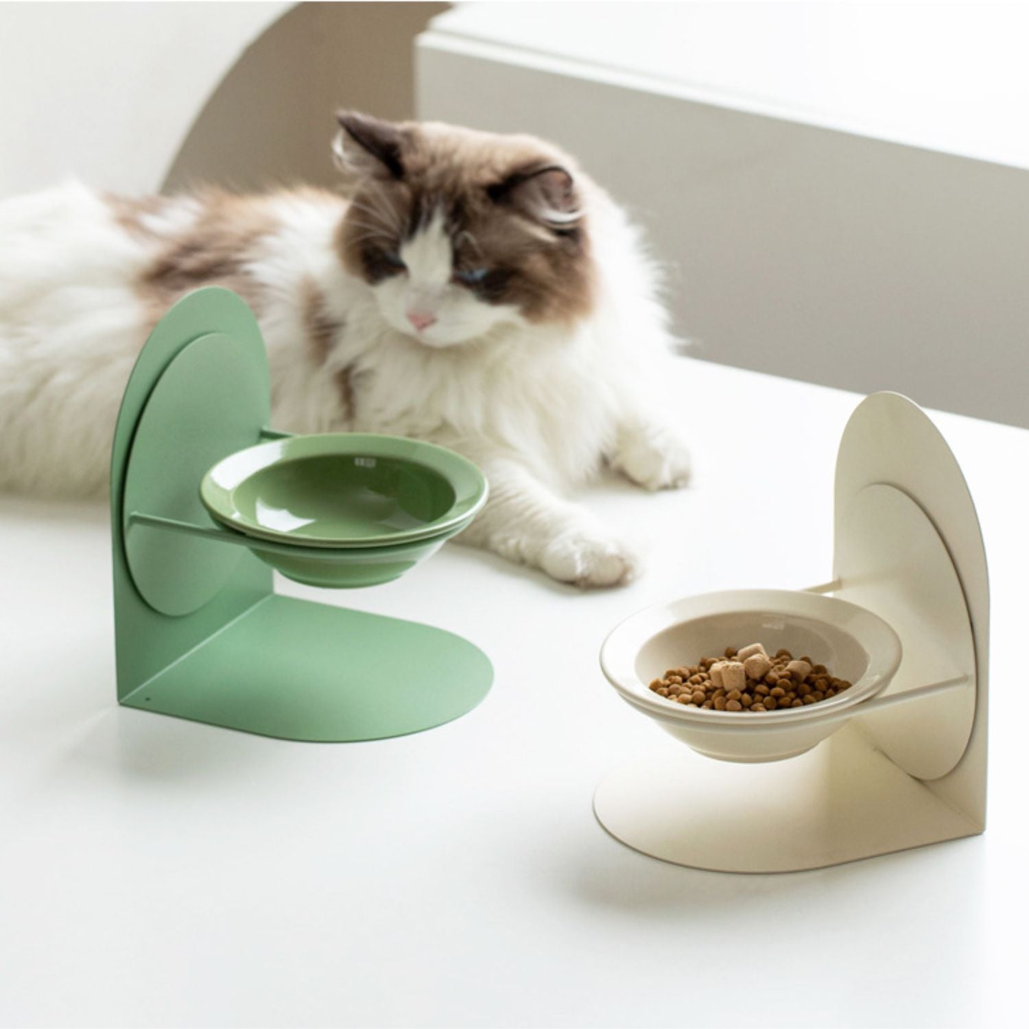 Keramische kattenkom met verstelbare hoogte en nekbescherming, voorkomt kantelen tijdens het eten