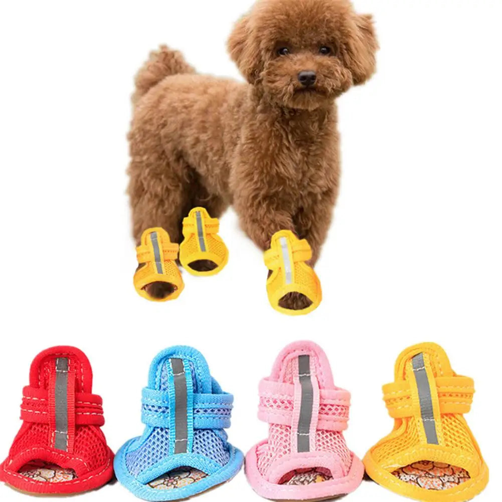 Ademende en antislip sandalen voor kleine honden en katten in kleurrijk zomers ontwerp